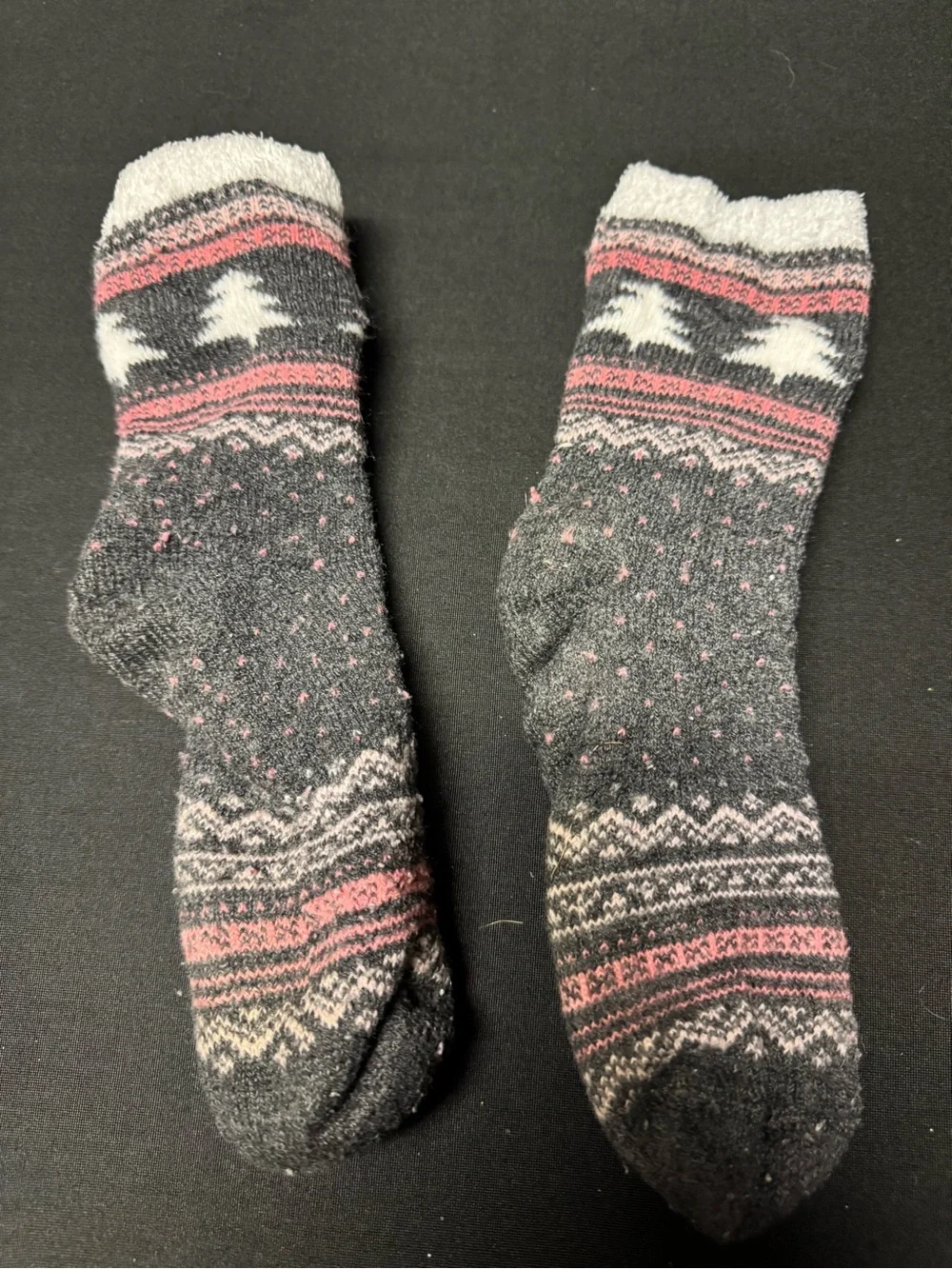 Cozy White and Green Patterned Crew Socks - Women